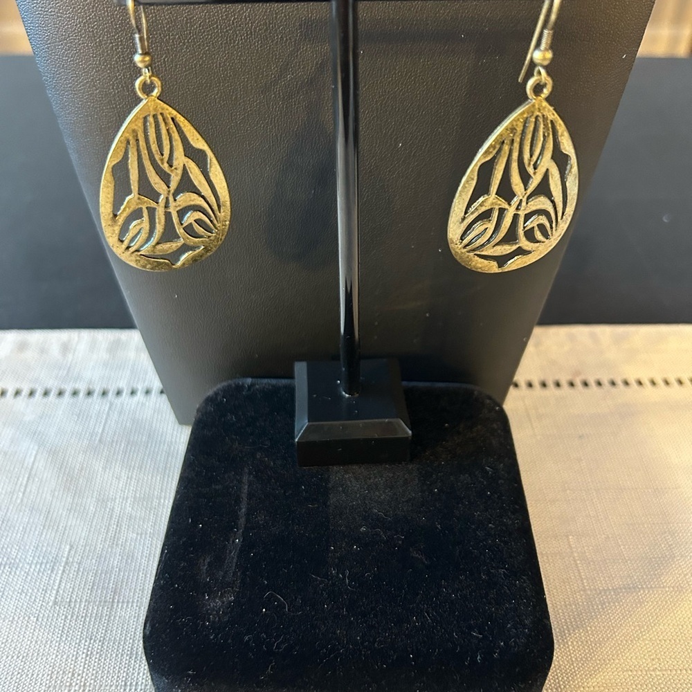 Antique Gold Tone Teardrop Earrings